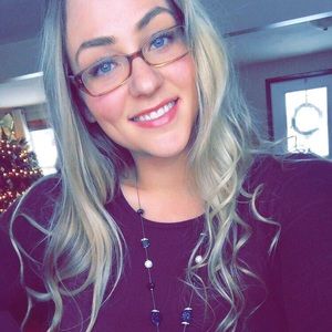 Meet your Posher, Alicia